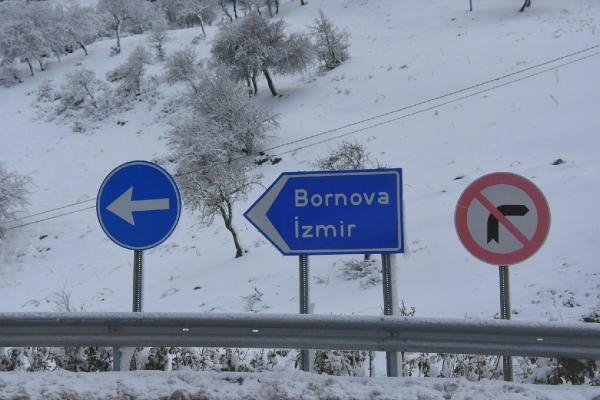 İzmir'de kar yağışı; Sabuncubeli'nde önlem alındı