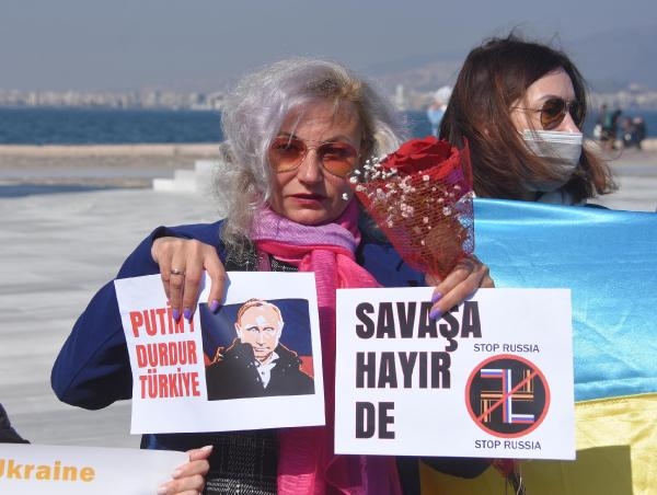 İzmir'de Ukraynalılardan Avrupa ve ABD'ye tepki