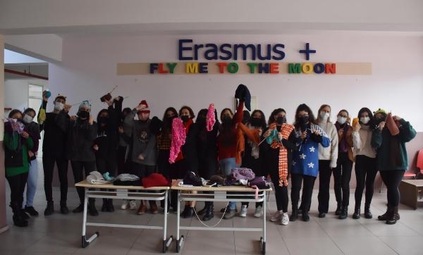 Ördükleri bere, atkı ve eldivenlerle yürekleri ısıttılar