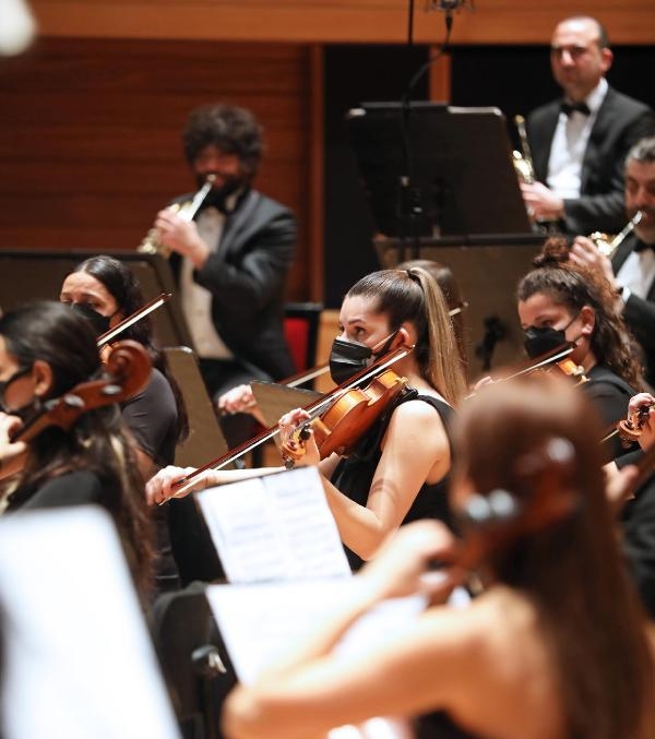Yaşar Senfoni Orkestrası 'Yeniden Merhaba' dedi