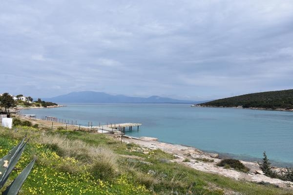 Çeşme'de o arsaların vasiyete rağmen satışa çıkarılmasına tepki
