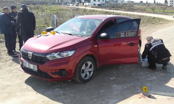 Moda tasarımcısı otomobilinde bıçaklanarak öldürüldü