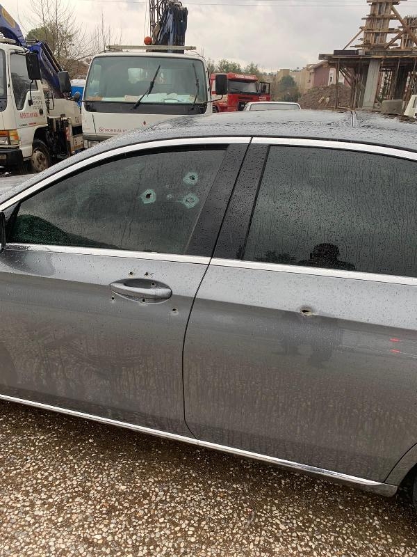 Otomobiline 7 mermi isabet eden iş insanı yara almadı