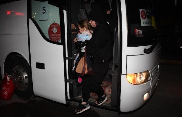 Savaş mağduru Ukraynalı kadın ve çocuklara Kuşadası kucak açtı