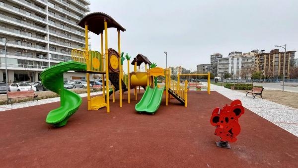 Bayraklı'da 15 yeni park açıldı, 69 park yenilendi