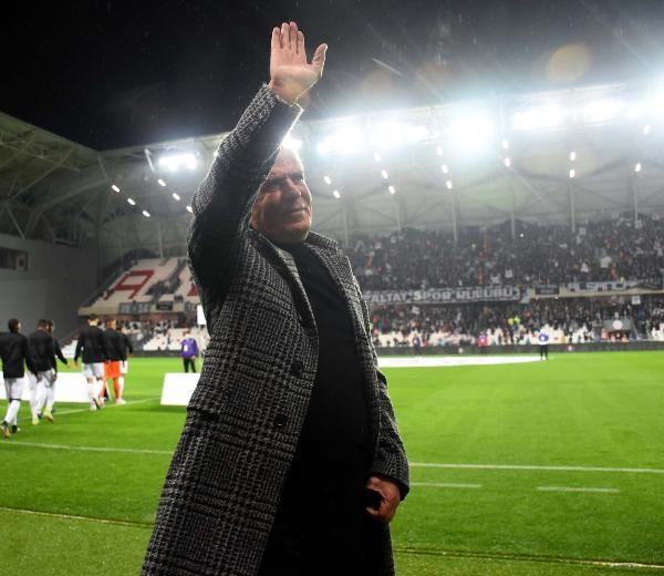 Altay'da tarihi Mustafa Denizli kararı