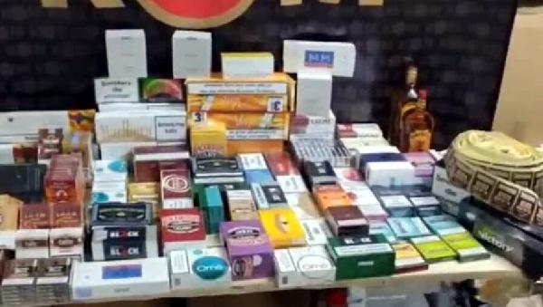 İzmir'de 'kaçak sigara' operasyonu: 2 gözaltı