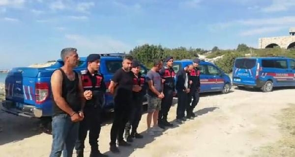 İzmir'de 27 Kaçak Göçmen Yakalandı, 4 Organizatör Tutuklandı