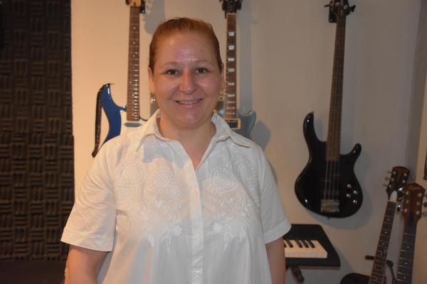 Müzik sayesinde duymaya başladı!
