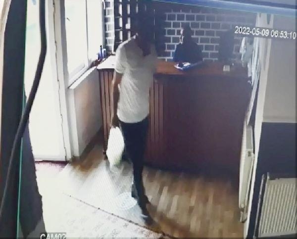 Sevgilisiyle arkadaşının üzerine gözünü kırpmadan asit döktü