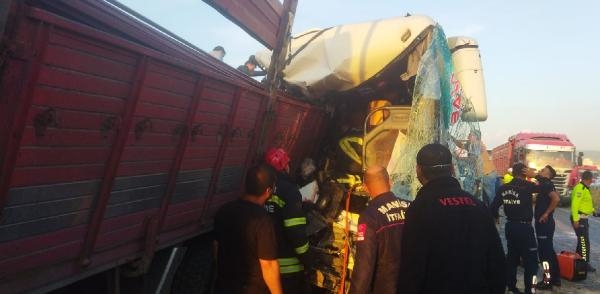 Servis otobüsükazası: 1 ölü, 7'si ağır 30 yaralı 