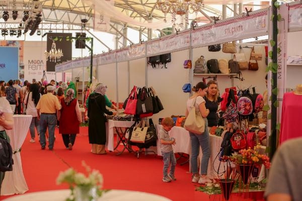 Kentte ilk defa düzenleniyor! Uşak'ta Moda Fest başladı
