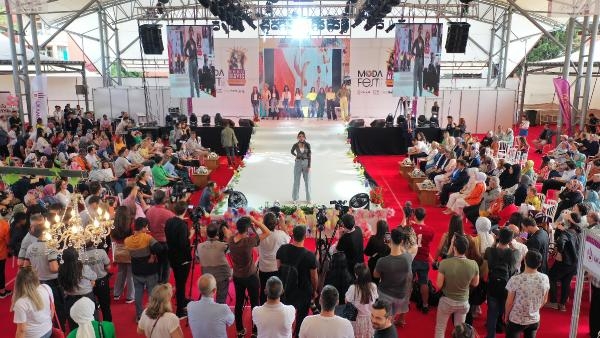 Kentte ilk defa düzenleniyor! Uşak'ta Moda Fest başladı