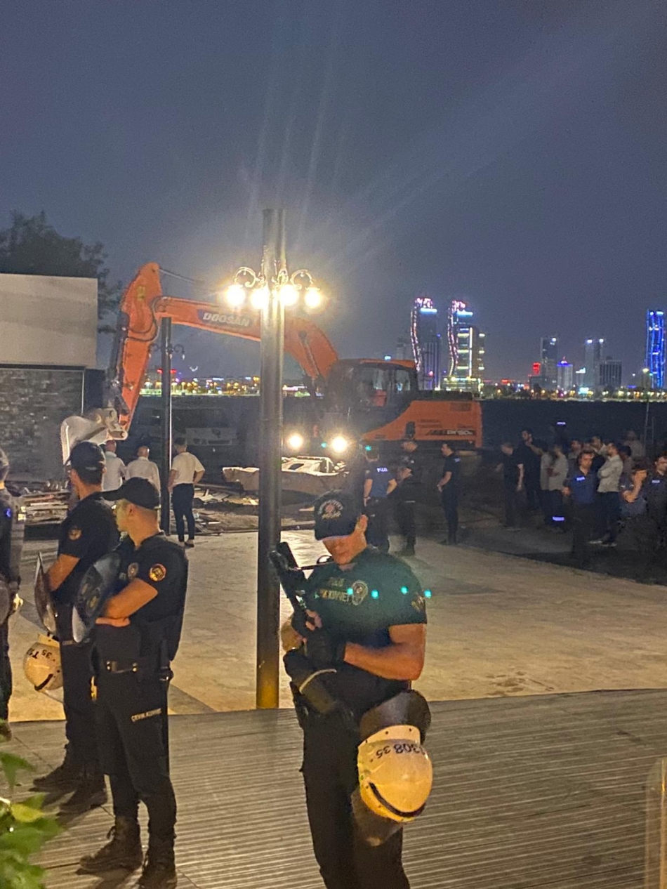 Saime Sultan Yalısı'nda düğün varken yıkım