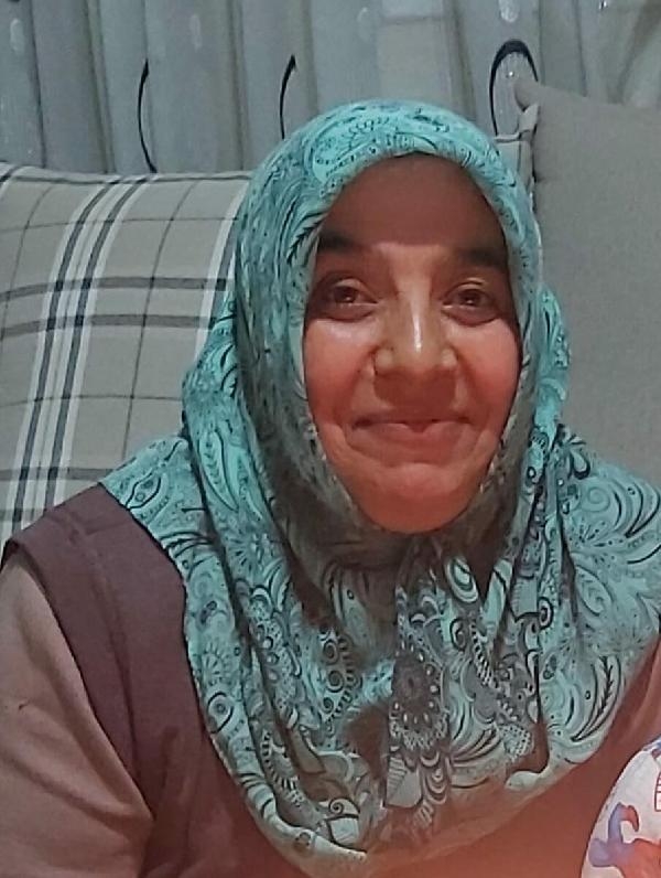 3 kişiyi, sokak köpeklerini besledikleri için öldürmüş