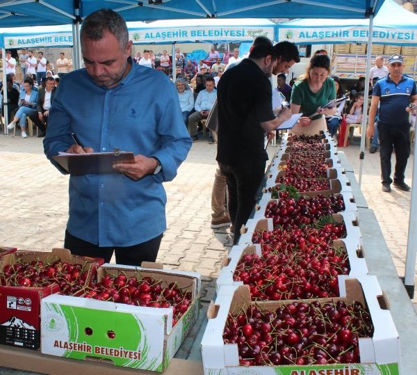 Alaşehir'in 'En İyi Kirazı' seçildi