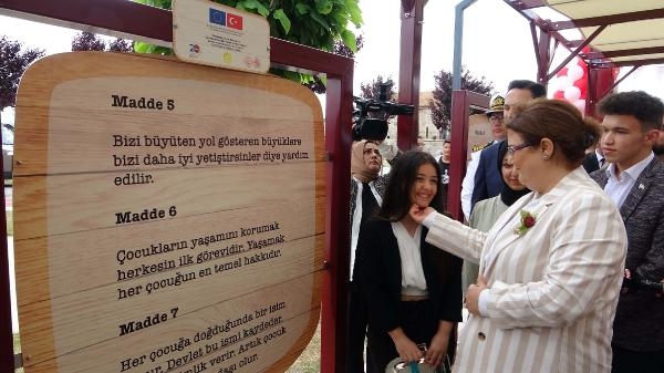 Bakan Yanık, Hamidiye Tabyaları'da oluşturulan 'Çocuk Hakları Sokağı'nı açtı