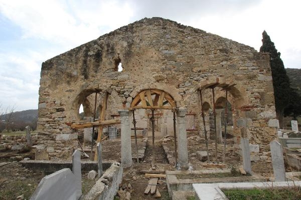 Başkan inat ediyor! Cami özgün dokusuna uygun restore edildi