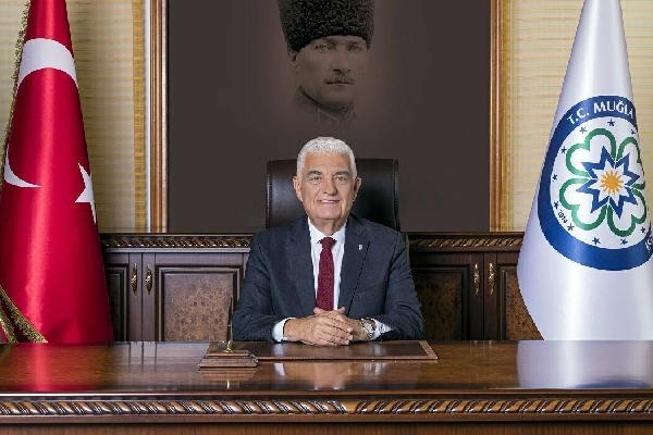 Başkan inat ediyor! Cami özgün dokusuna uygun restore edildi