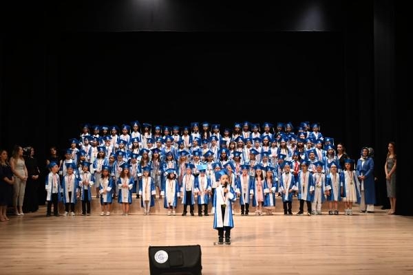 Biga Belediyesi kreşlerinde mezuniyet heyecanı