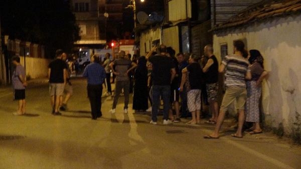 Karşıyaka'da bir okulun çatısında yangın çıktı