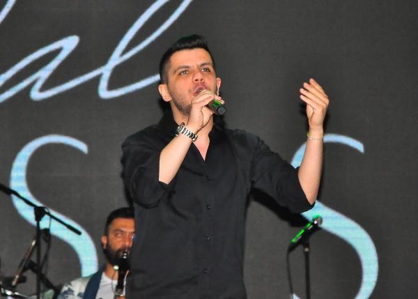 Manisa'da Bilal Sonses ve Ekin Uzunlar rüzgarı