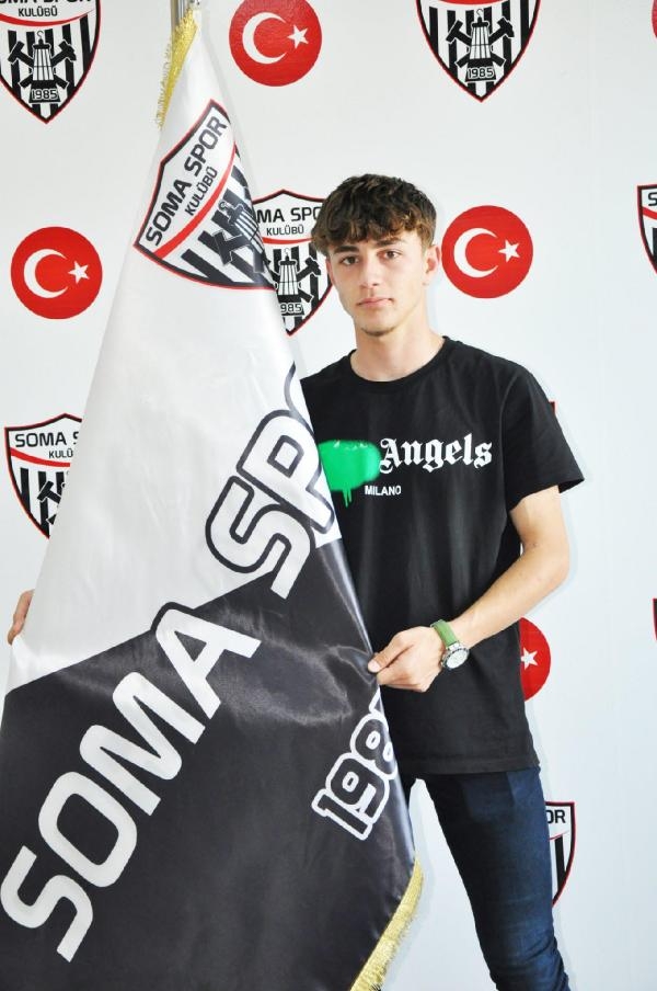 Somaspor'da imzalar sürüyor