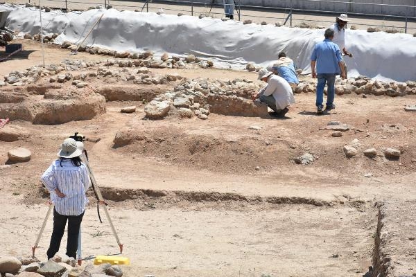 Yeşilova'da 8 bin 200 yıllık kesici aletler bulundu