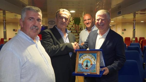 İzmir'den seferler başladı! Midilli'nin Plomari Limanı açıldı