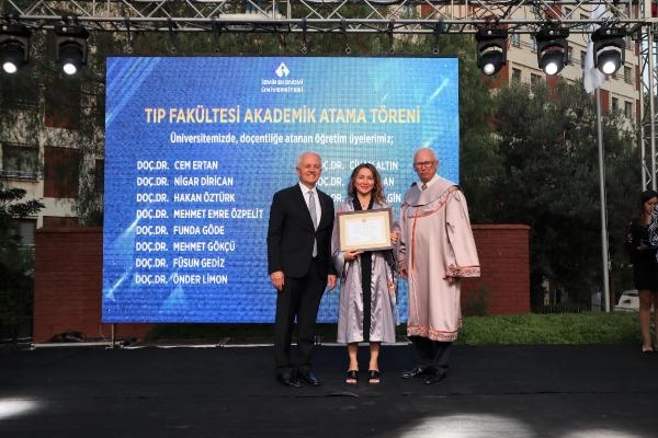 Tıp fakültesinin 'gurur' gecesi