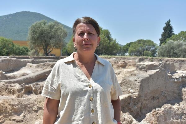 7 bin 800 yıllık kadın figürlü heykelcik bulundu