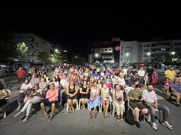 Aşure kazanları Narlıdere'de kaynadı