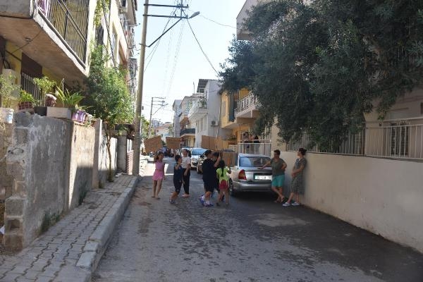 Çocuklardan sürücülere pankartlı uyarı