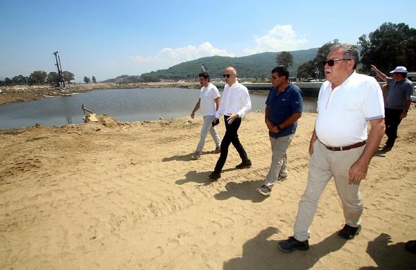 Efes Antik Kanal için 870 fore kazık çakıldı