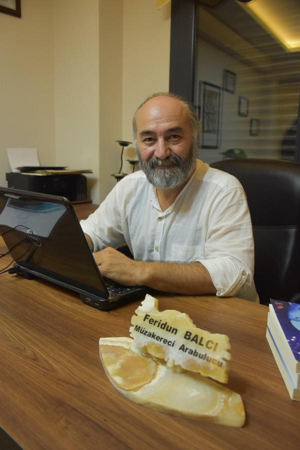Evlilikleri 'ara bulucu' ile kurtuldu