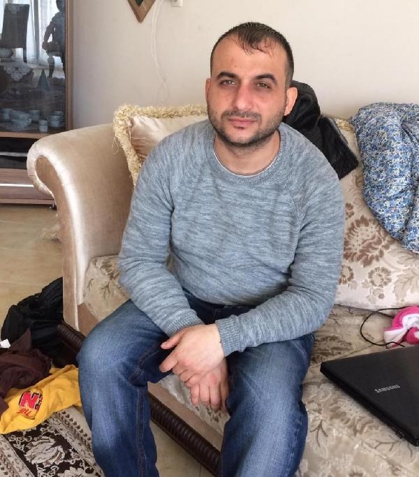 Kıyafetleri alev alan, üzerine düştüğü odun yığınını da tutuşturan genç öldü