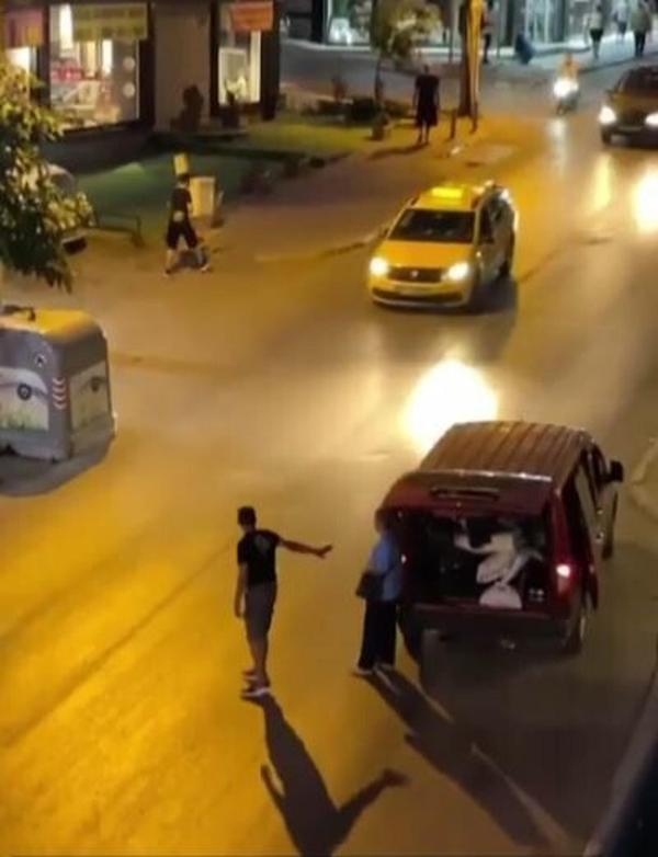 Kızılay'ın giysi kutusu hırsızlığına dört tutuklama