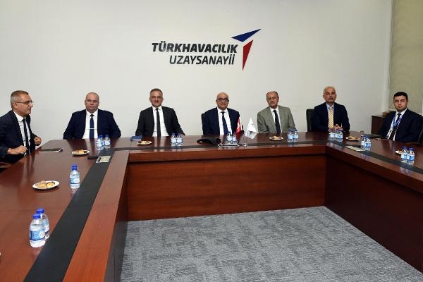 MCBÜ Rektörü Ahmet Ataç beraberindeki heyetten TUSAŞ'a nezaket ziyareti