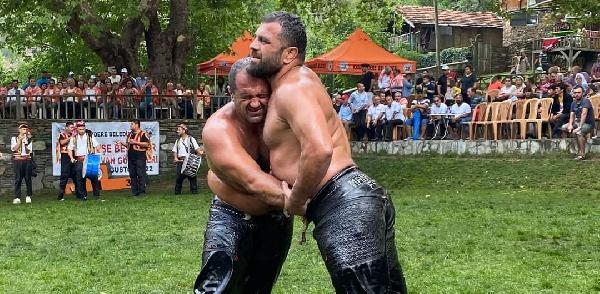 Menteşe Beşpınar Yağlı Güreşleri'nde başpehlivanlığı Fatih Atlı kazandı 