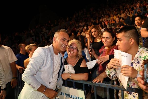 Şehzadeler'de Mümin Sarıkaya rüzgarı