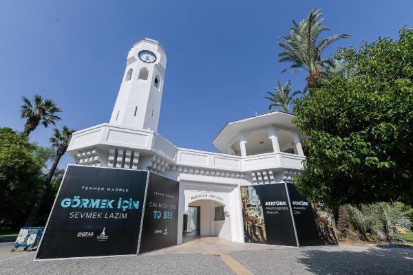 Atatürk Anamorfozu İzmir'de ziyaretçilerle buluştu