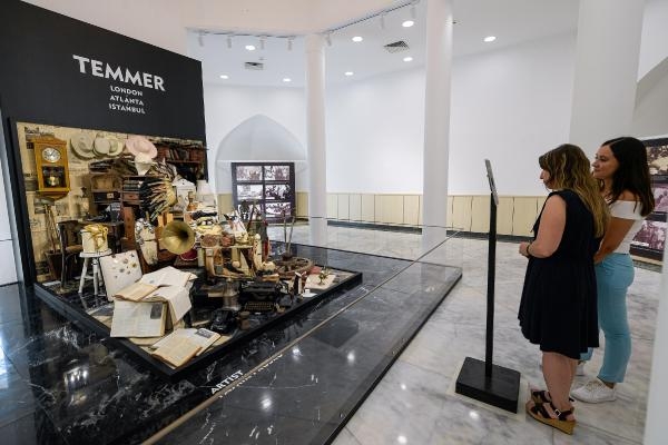 Atatürk Anamorfozu İzmir'de ziyaretçilerle buluştu