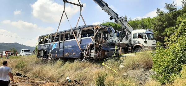 Çanakkale'de 1 kişinin öldüğü 54 kişinin yaralandığı kazada otobüs şoförü tutuklandı