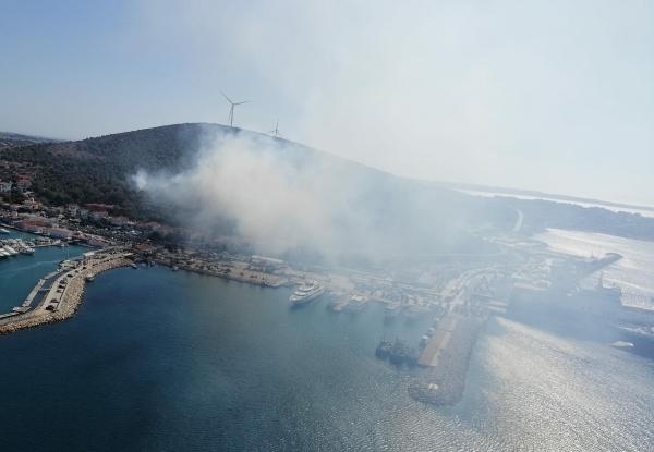 Çeşme marina arkasında orman yangını