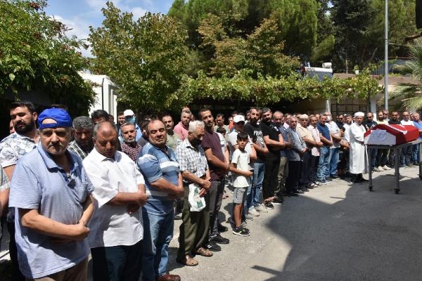 Kara yoluna düşen yelken kanatta ölen emekli astsubay, toprağa verildi