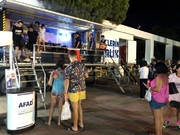 Gölcük ve Erzincan depremlerini İzmir Fuarı'nda deneyimlediler