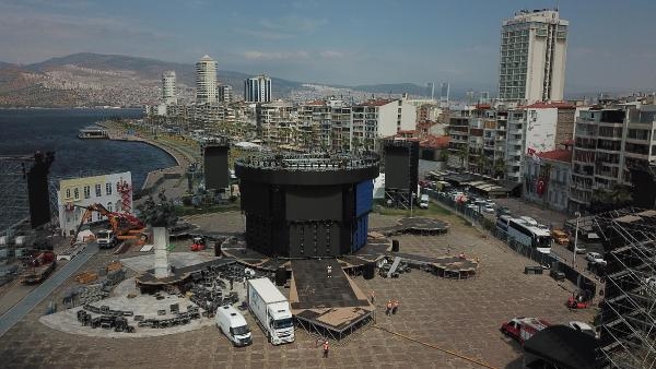 Kordon'daki konser öncesi işletmelerden 'Tarkan'a özel fiyat uygulaması