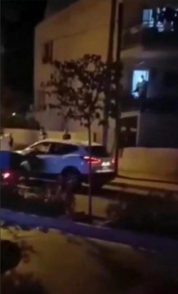 Yol tartışması! Başına kaldırım taşıyla vurdular