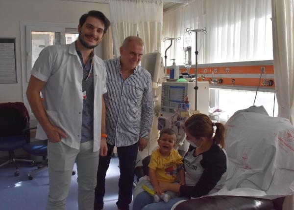 Çocuk doktoru baba-oğul