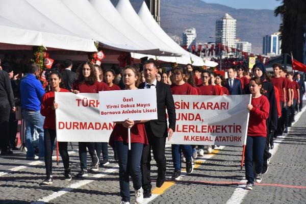 Ege'de il il Cumhuriyet coşkusu